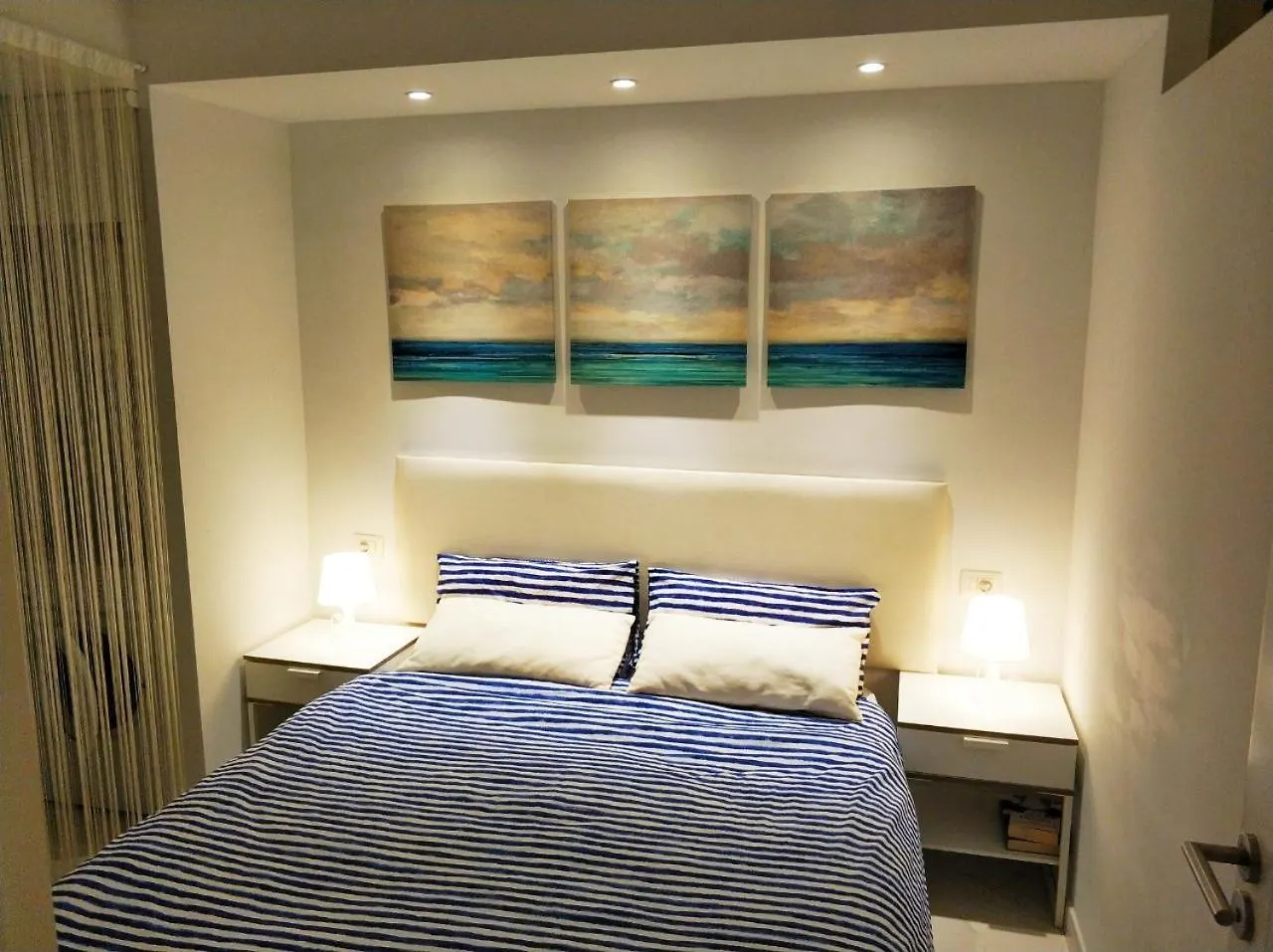 Port Royal Lounge Terrace, One Bedroom Apartment, Heated Pool, Wifi Los Cristianos  Los Cristianos (Tenerife)